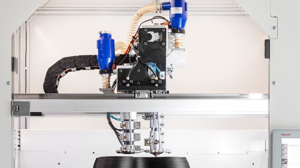 Application Example High-end Additive Manufacturing BLB Robot © THE INDUSTRY